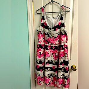 Beautiful Ricki’s sleeveless dress, size large, floral print, with pockets